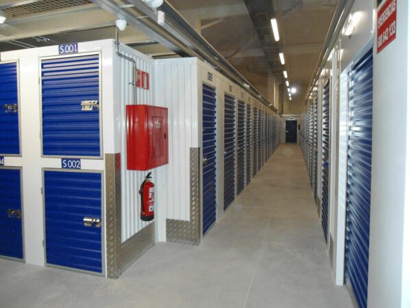 Storage lockers