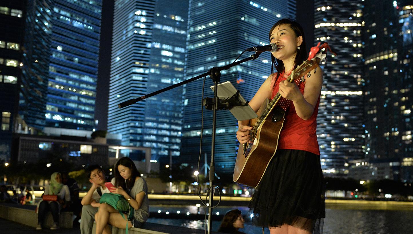 buskers in Singapore